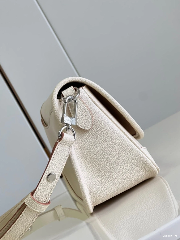 LOUIS VUITTON BUCI 0729